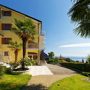 https://villa-mona-lisa-lovran-croatia.primorje-gorskikotar.com